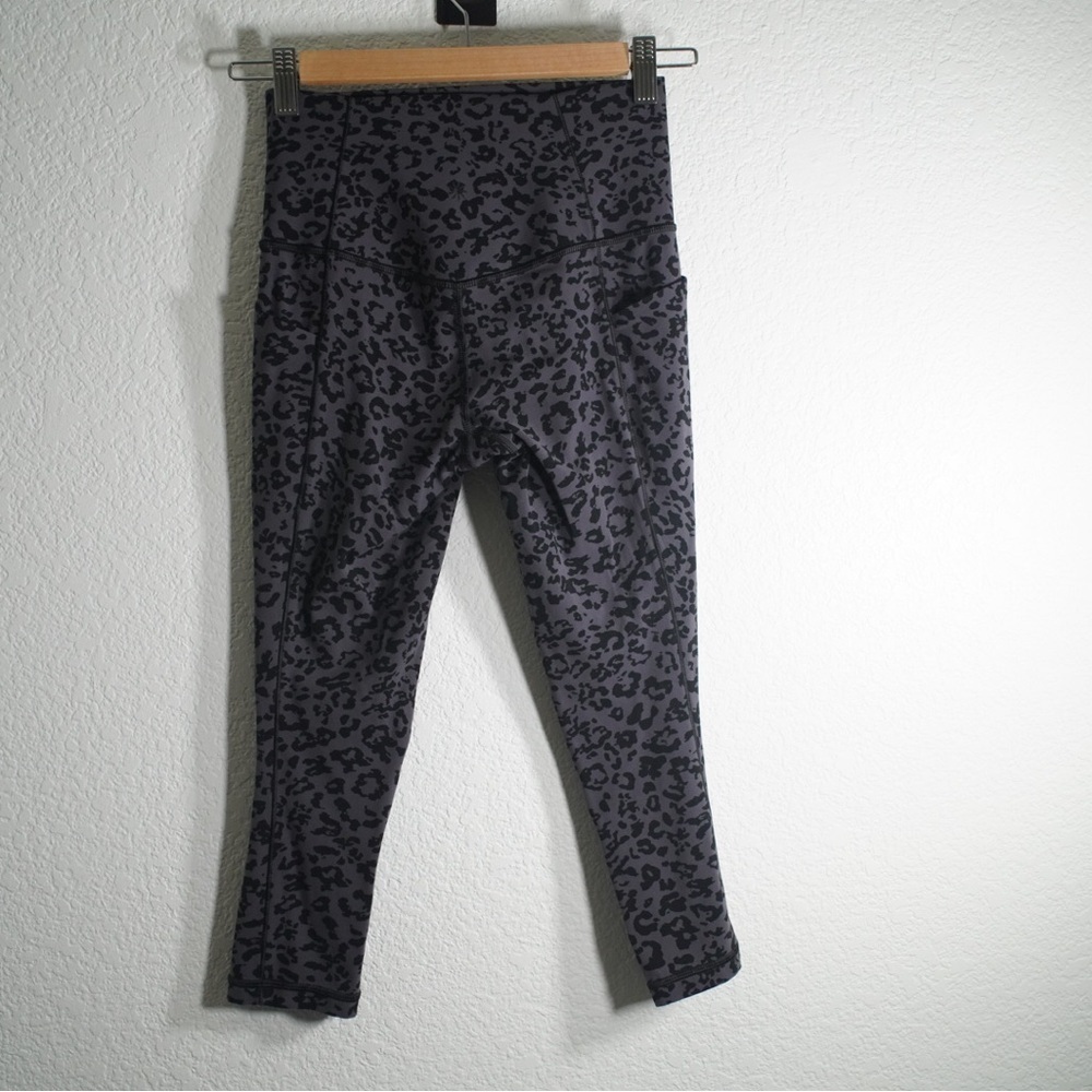 Athleta Leggings Women’s Salutation II Capri Black High Rise Yoga Size XS - Picture 3 of 8